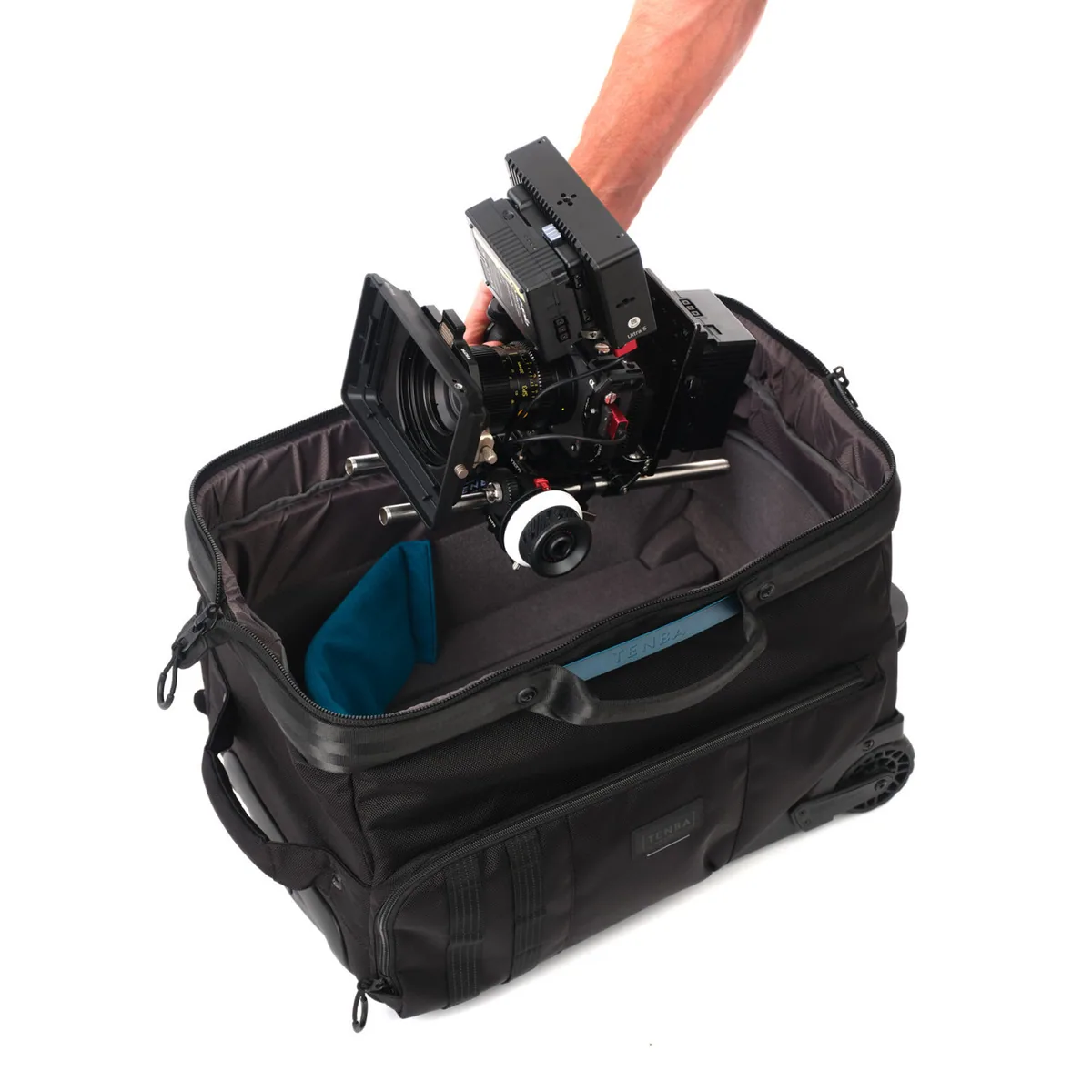 Tenba Cineluxe V2 Roller 21 (Black, 28L)