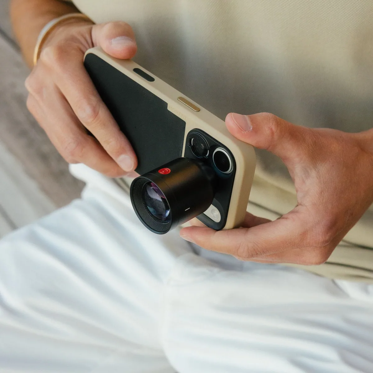 Moment SuperTele 240mm Mobile Lens II for T-Series Mount