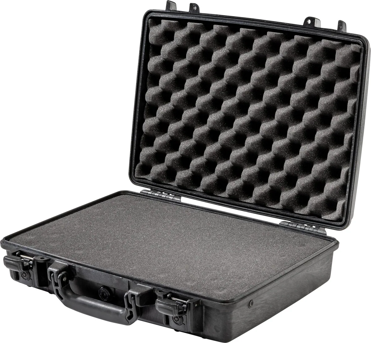 Pelican 1470 Case (Black, With Foam)